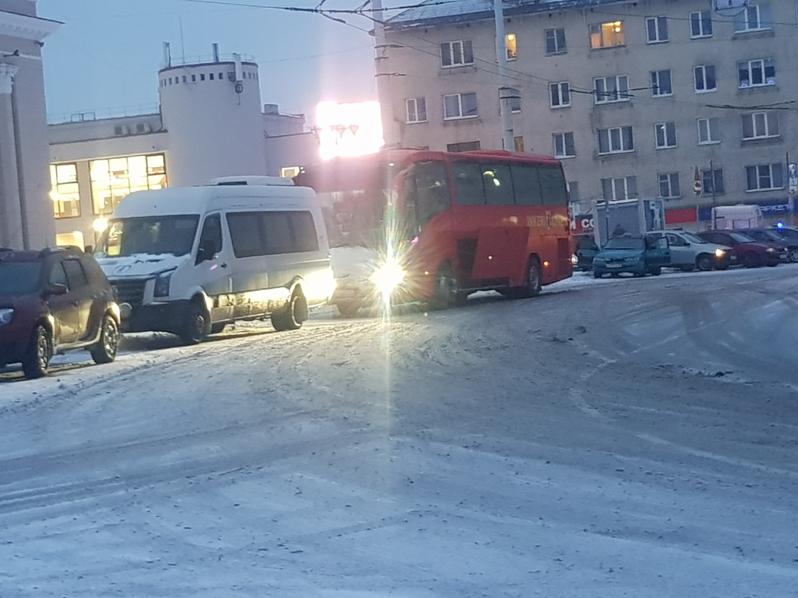 Остановка на ж/д вокзале в Петрозаводске 