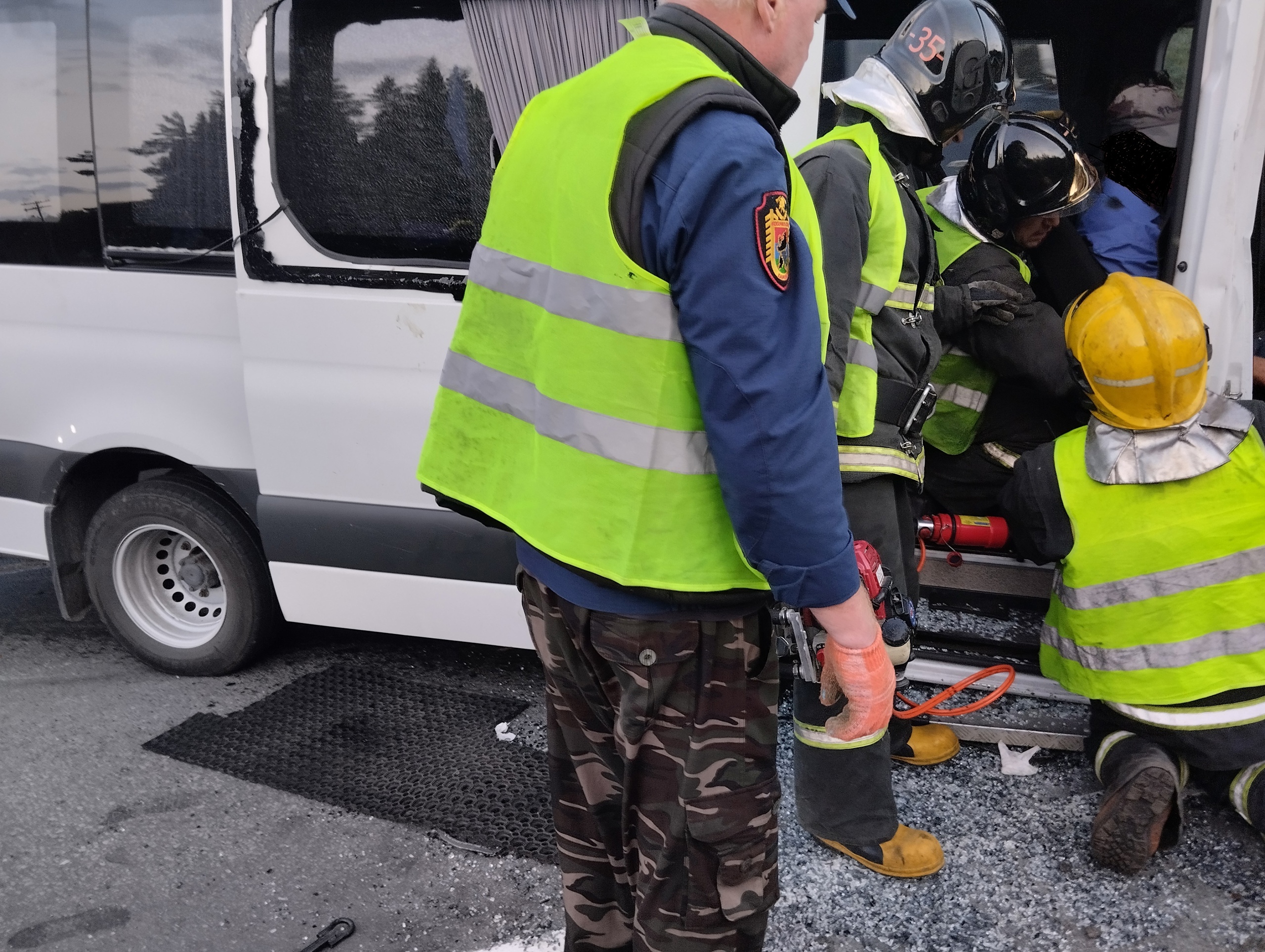 Появились фото массовой аварии в Олонецком районе | 11.09.2023 | Новости  Петрозаводска - БезФормата