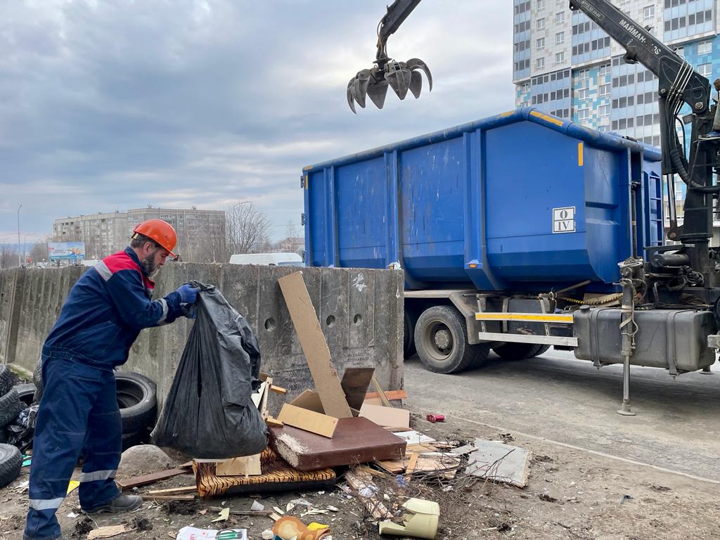 Карельский экологический оператор привлек для вывоза крупногабаритных  отходов дополнительную спецтехнику | СТОЛИЦА на Онего