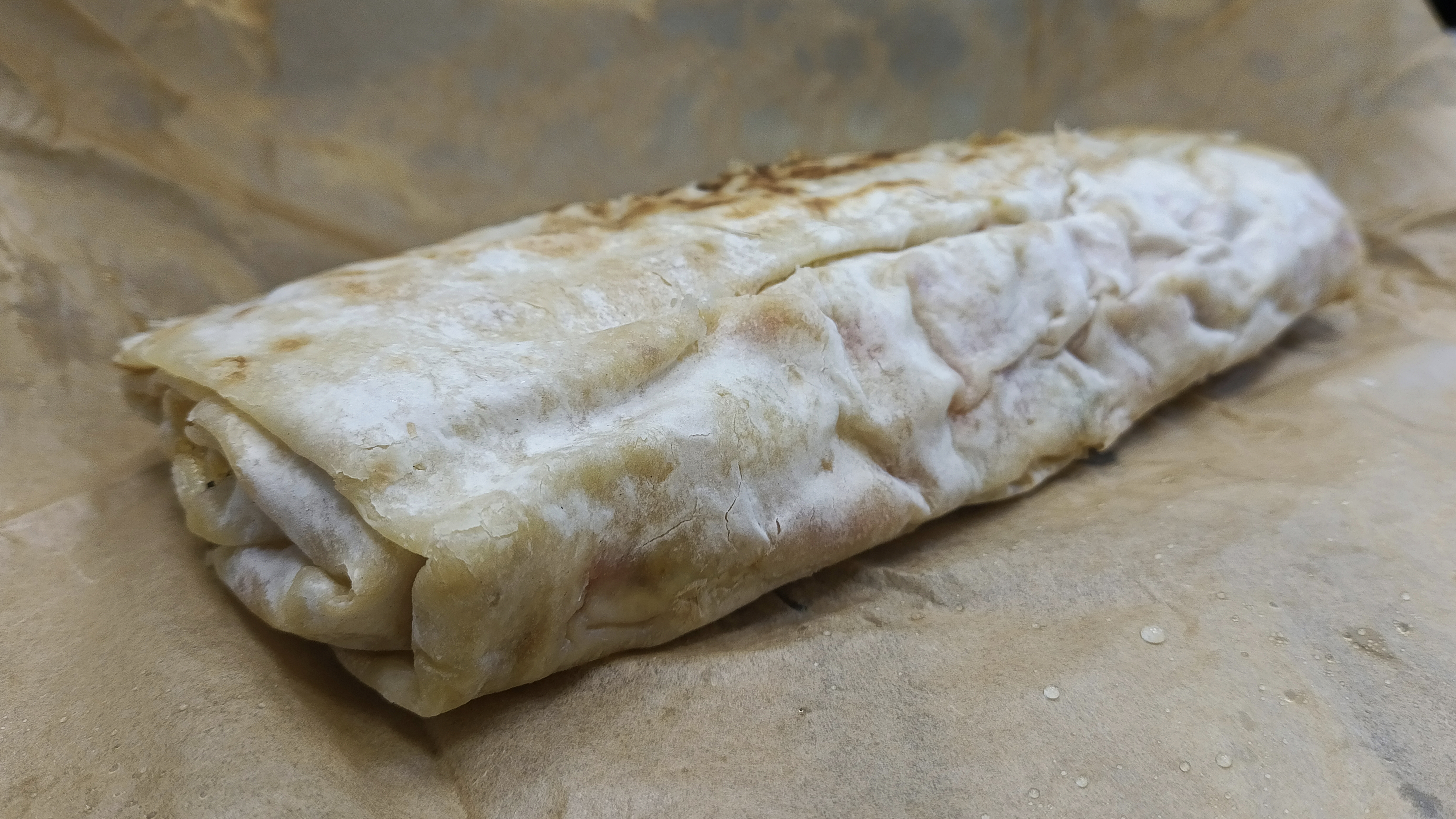 Продавец шавермы выплатит 90 тысяч рублей отравившимся жителям Сегежи