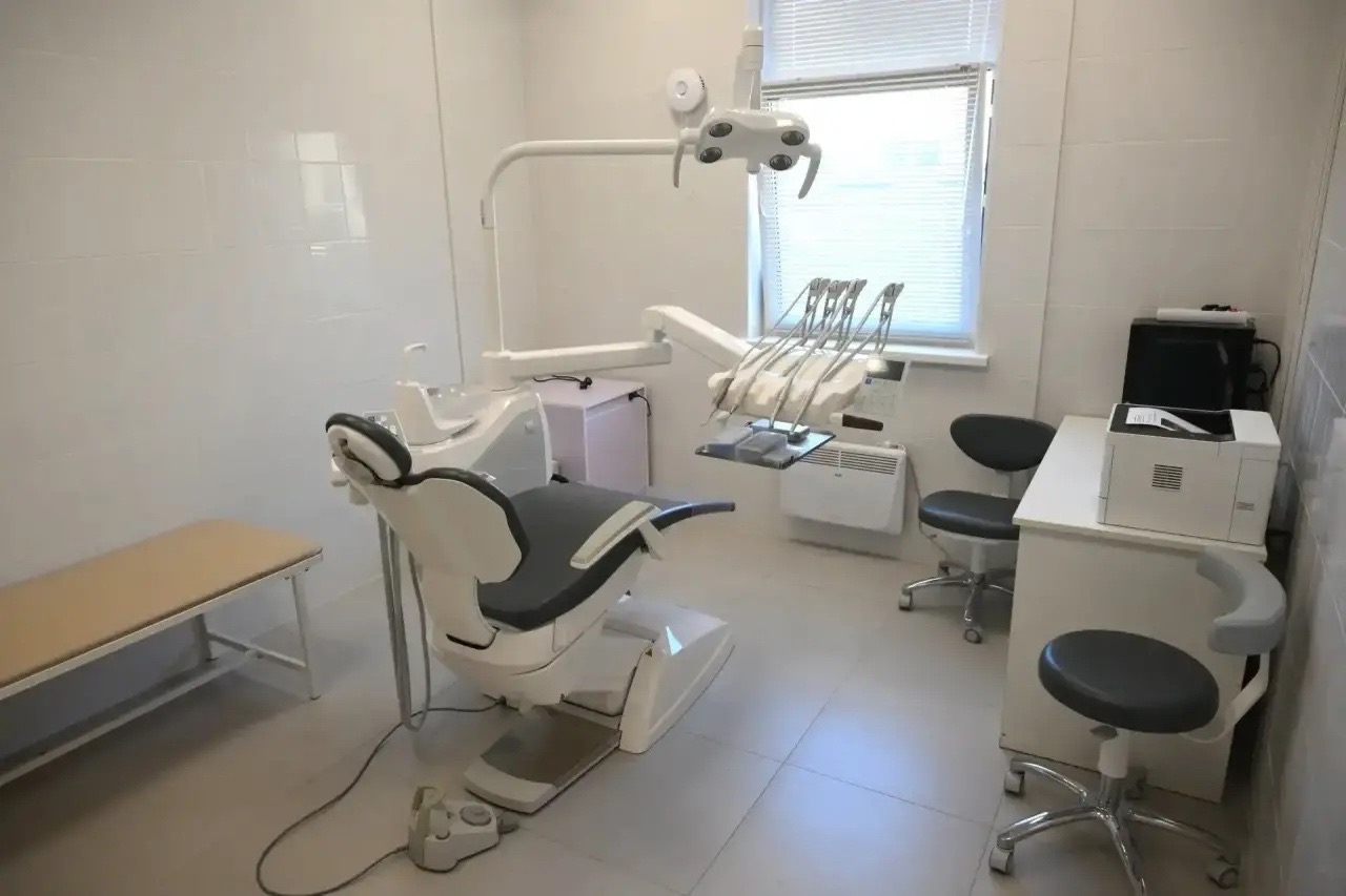 Артур Парфенчиков проверил условия работы в новой амбулатории в селе Деревянное