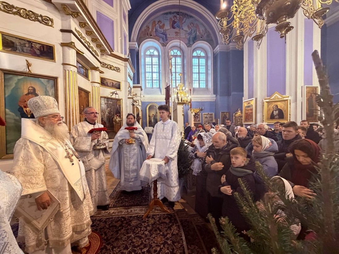 Ночное праздничное богослужение Рождества Христова пройдёт сегодня в Петрозаводске