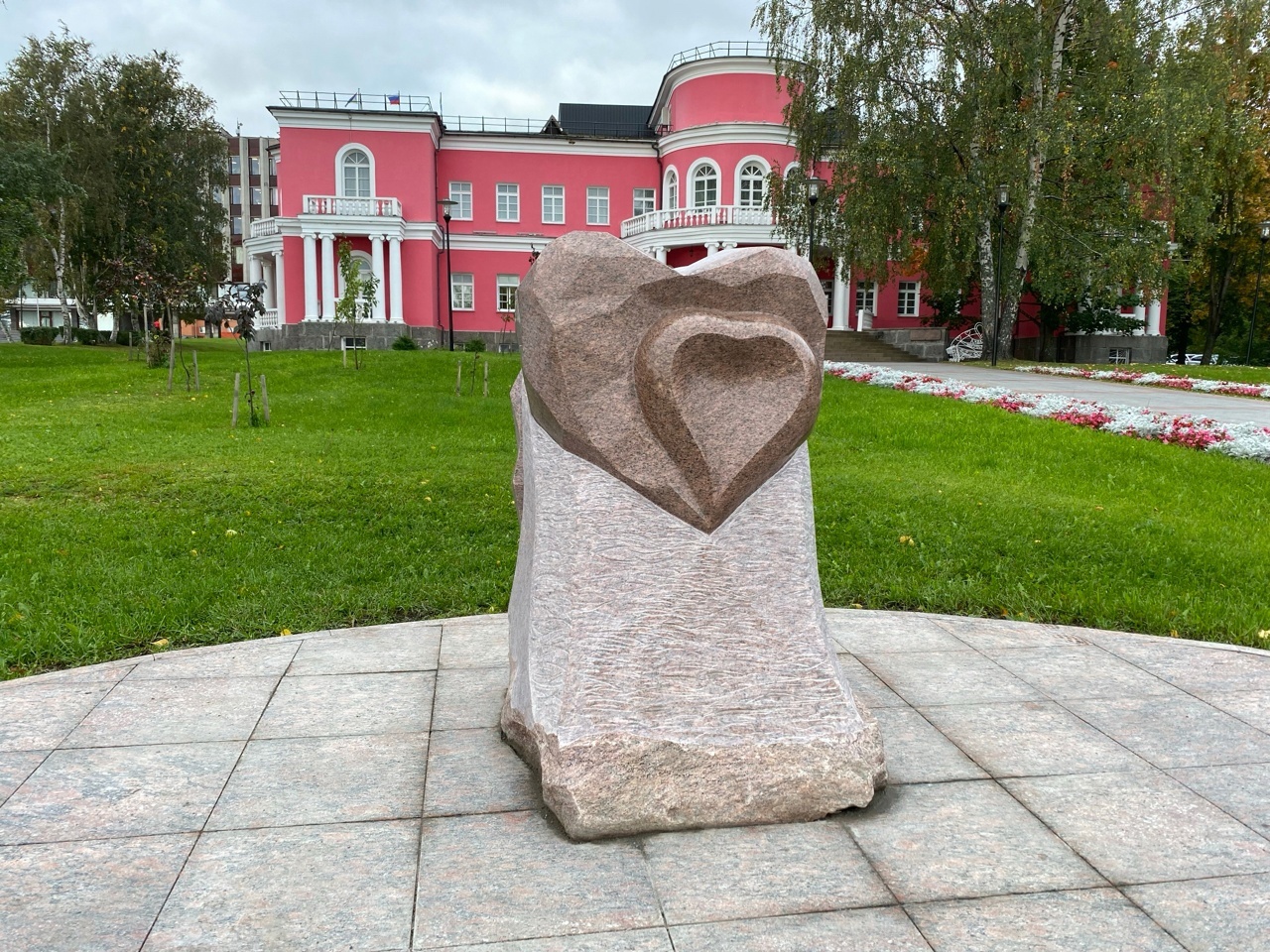 Пропавший с набережной Петрозаводска арт-объект вернулся на место  обновленным | СТОЛИЦА на Онего