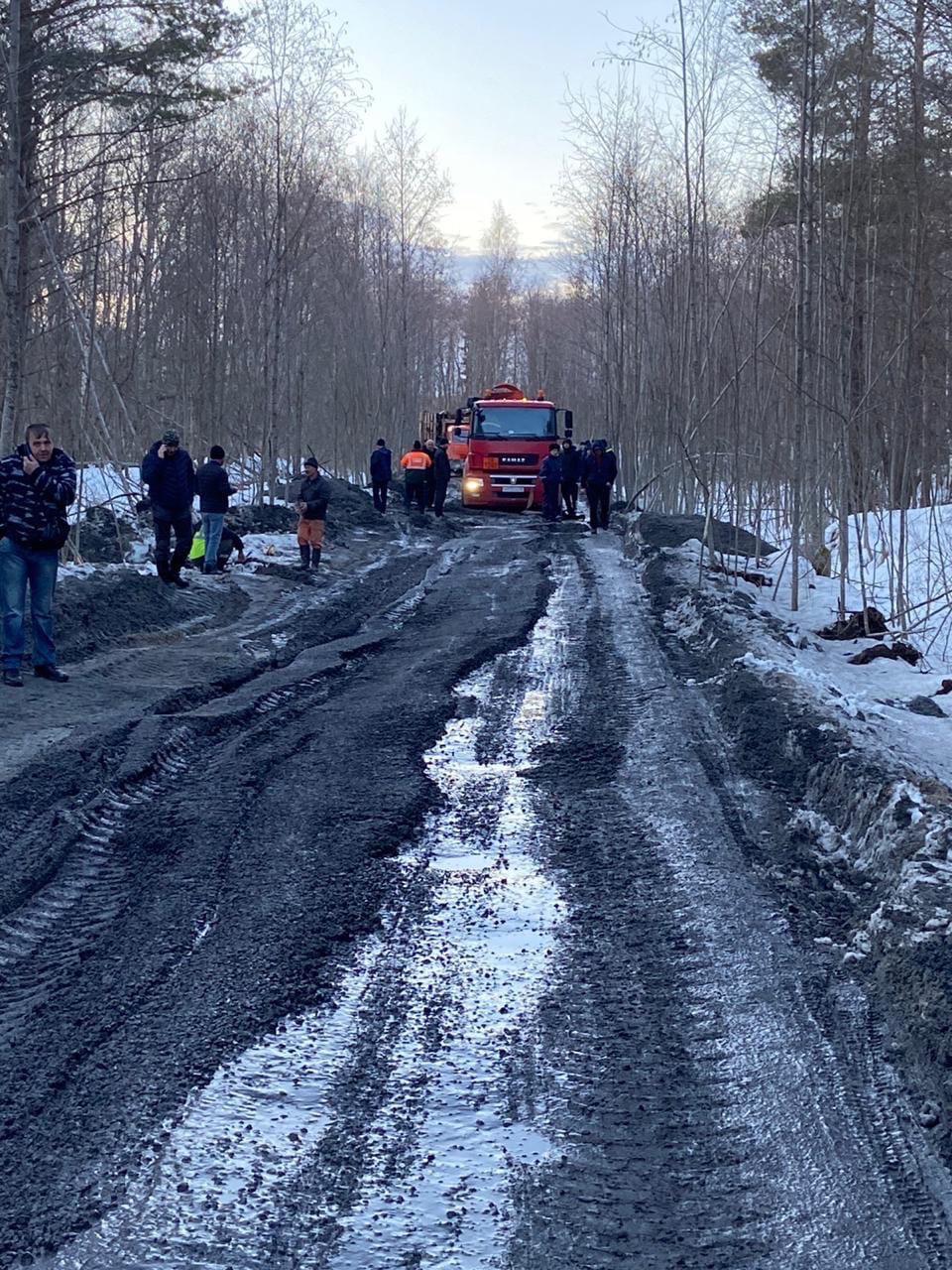 Многокилометровая пробка образовалась на федеральной трассе в Карелии из-за  размытия дороги (ФОТО) | СТОЛИЦА на Онего