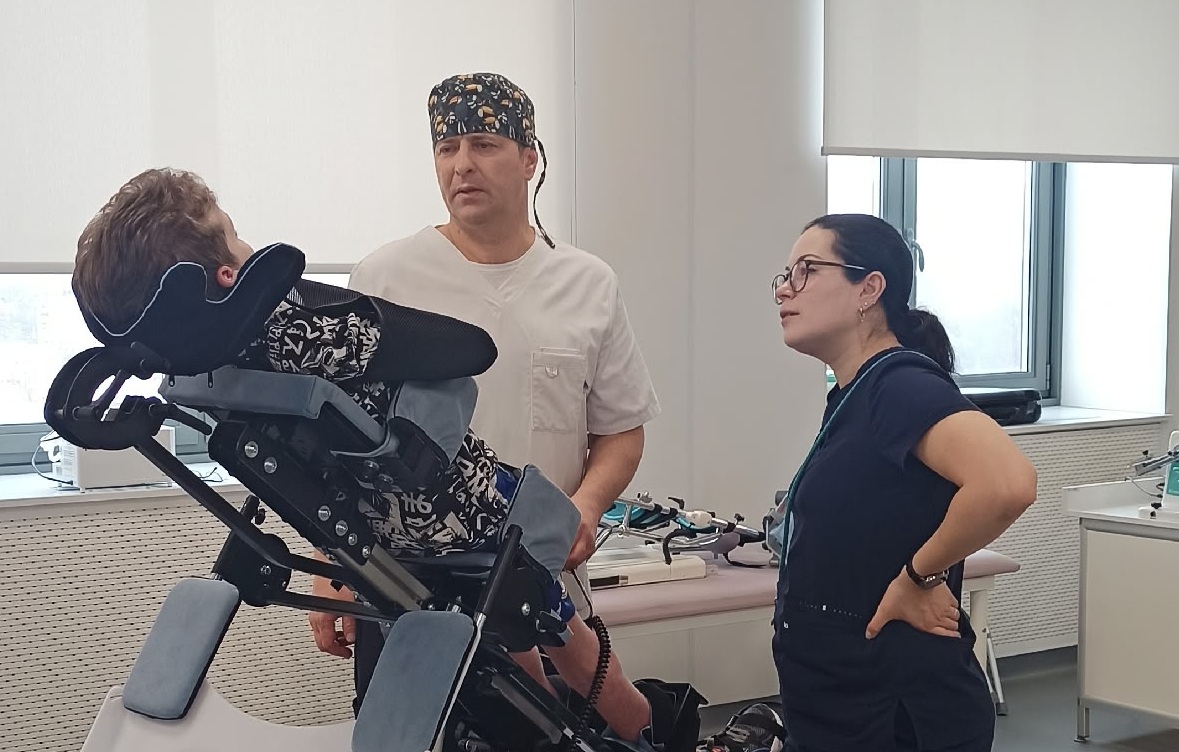 Родители укушенного клещом ребенка из Карелии поблагодарили врачей, которые взяли их сына на реабилитацию