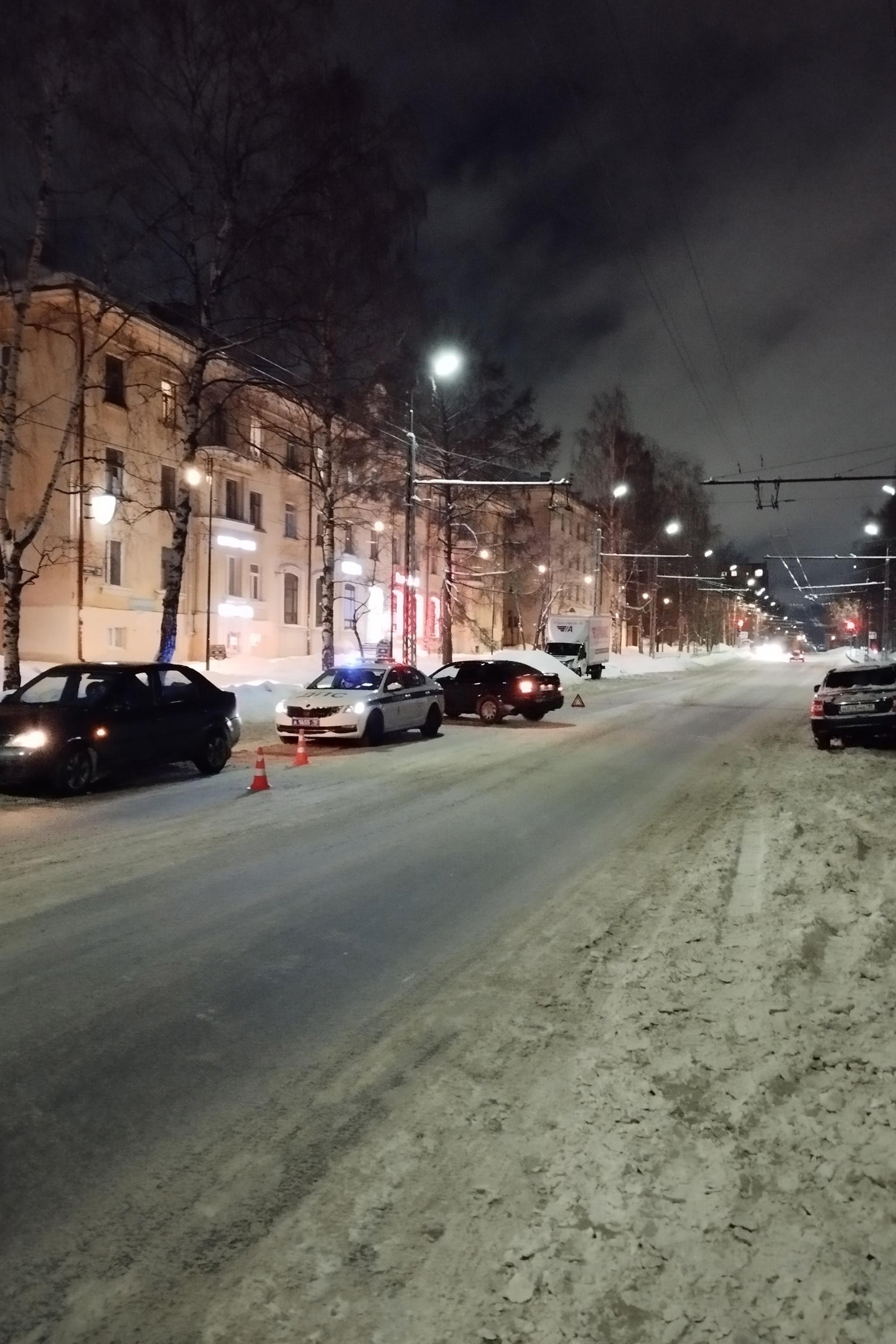 Иномарка сбила пенсионерку поздно вечером в Петрозаводске | 18.12.2023 |  Новости Петрозаводска - БезФормата