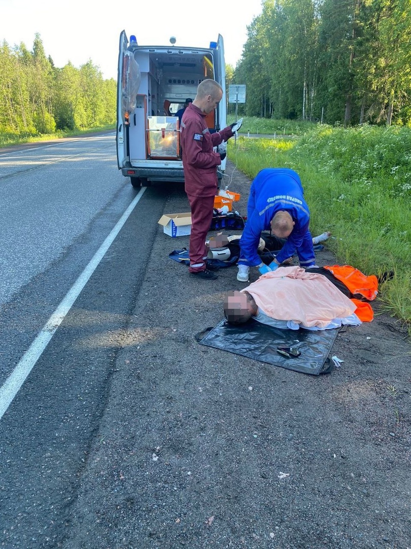 Автомобиль с четырьмя пассажирами вылетел в кювет и перевернулся возле  границы в Карелии | 19.06.2024 | Новости Петрозаводска - БезФормата