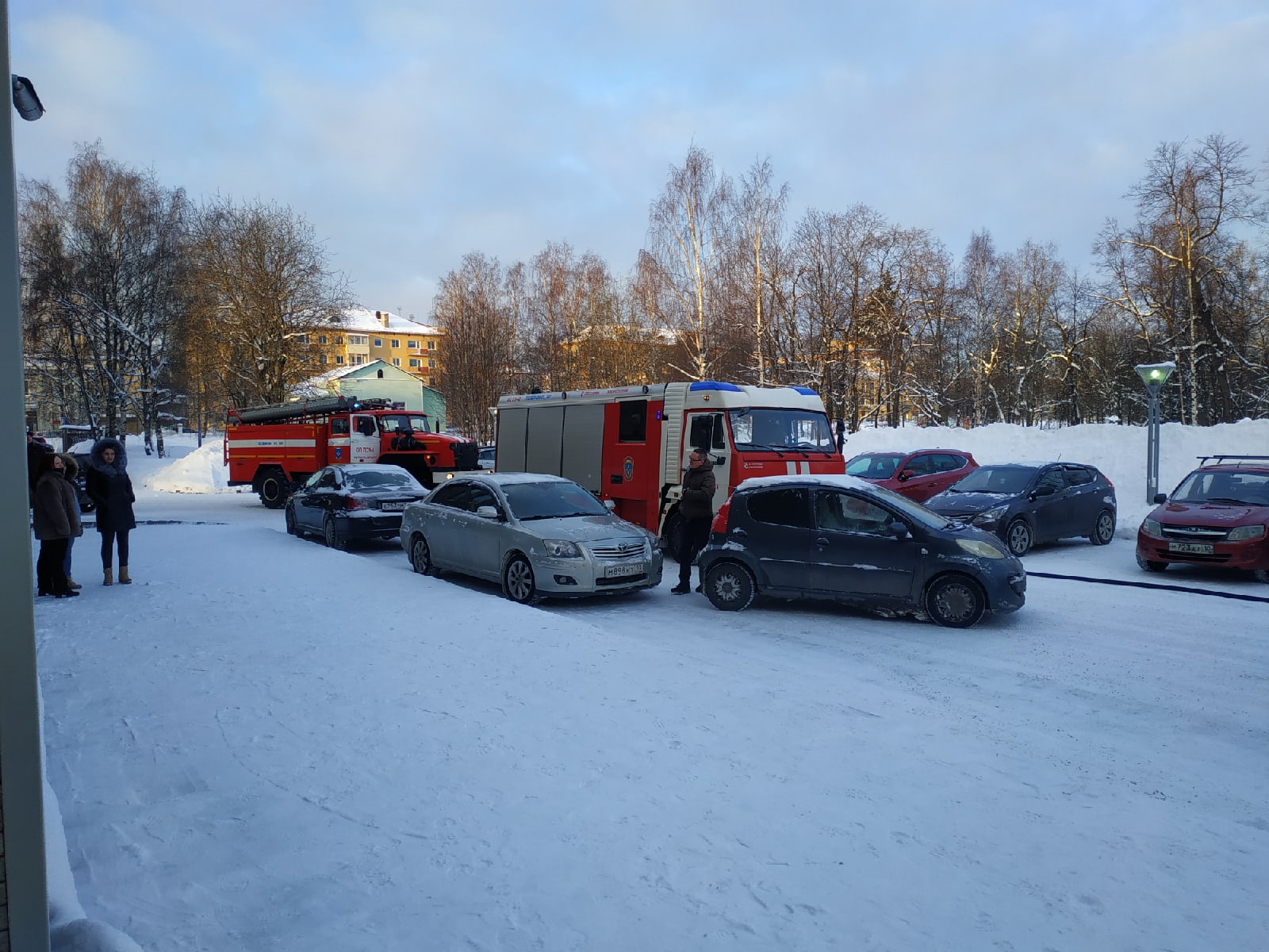 Столица на онего новости сегодня. Загорелась машина в Петрозаводске. Пожар в Петрозаводске. Загорелся Рено Петрозаводск.