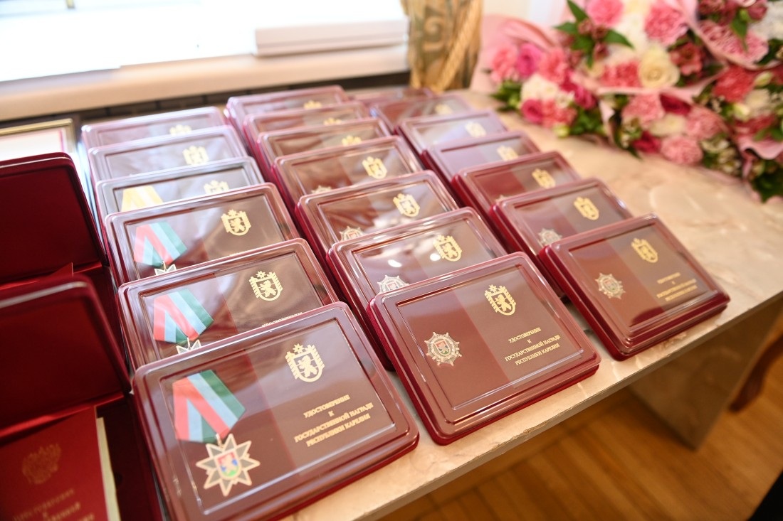 Пять многодетных семей Карелии получили медаль ордена «Родительская слава»