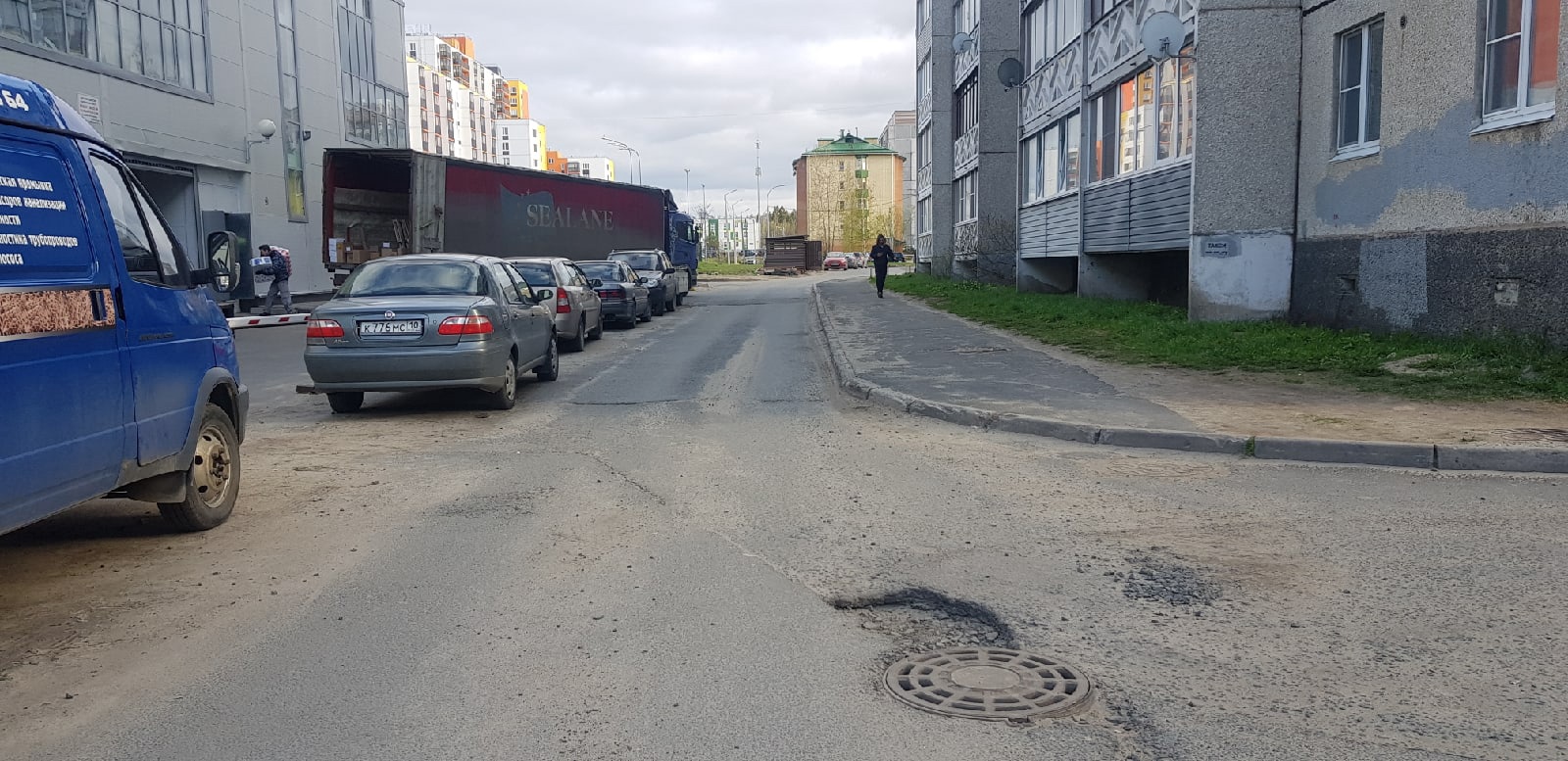 Фуры разбили дорогу в Петрозаводске (ФОТО) | СТОЛИЦА на Онего