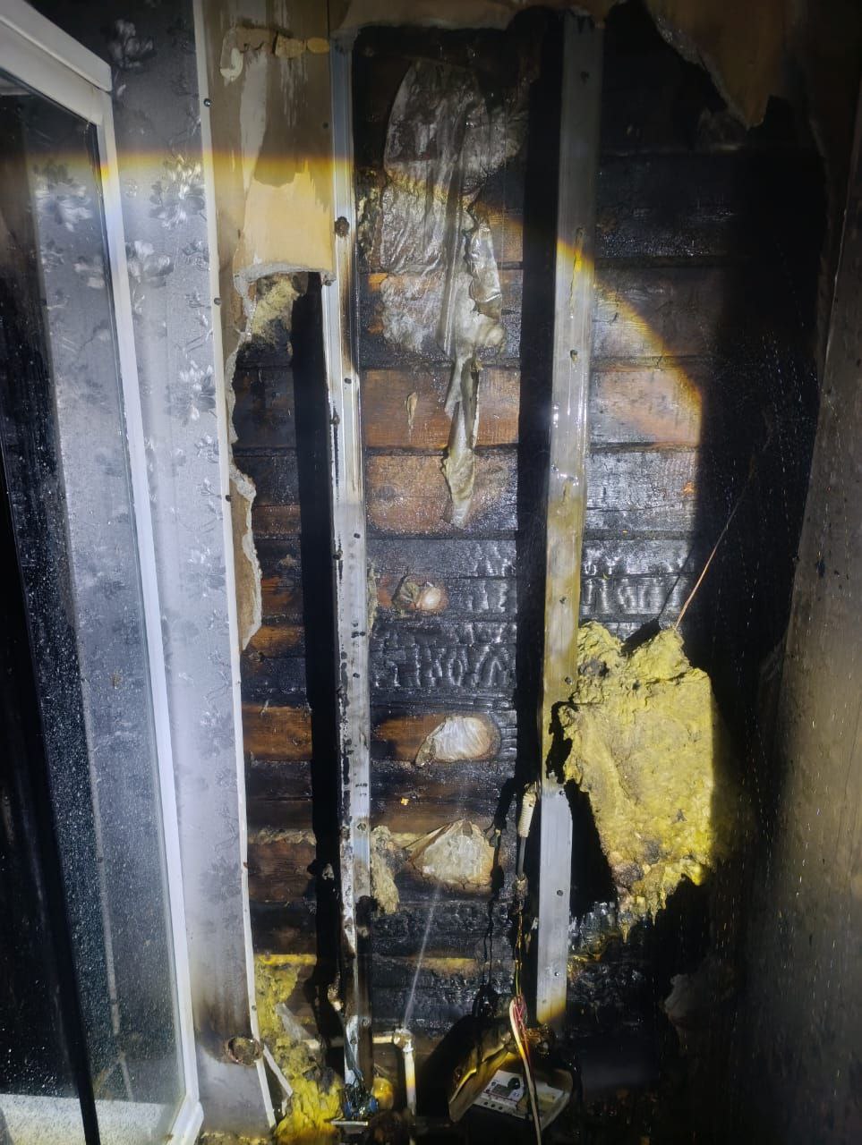 Жилой дом вспыхнул на севере Карелии