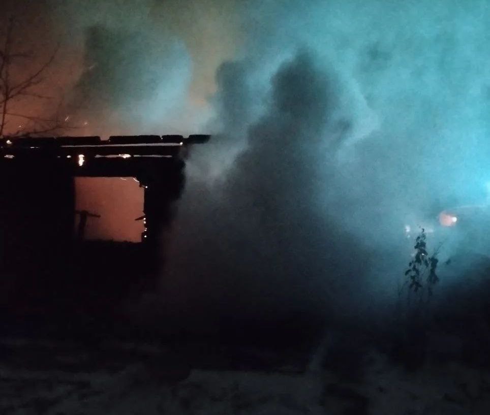 Жилой трёхквартирный дом загорелся в Лахденпохском районе