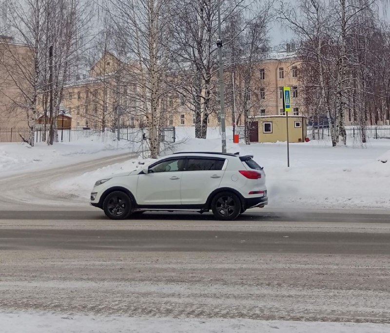 23-летняя девушка пострадала под колёсами авто на Древлянке