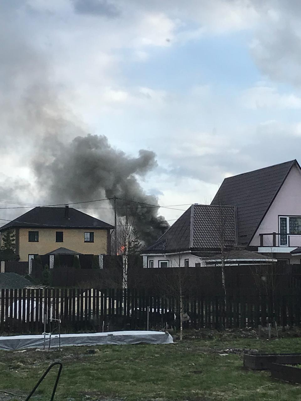 Большой дом сгорел в поселке Карелии (ФОТО) | 15.05.2020 | Новости  Петрозаводска - БезФормата