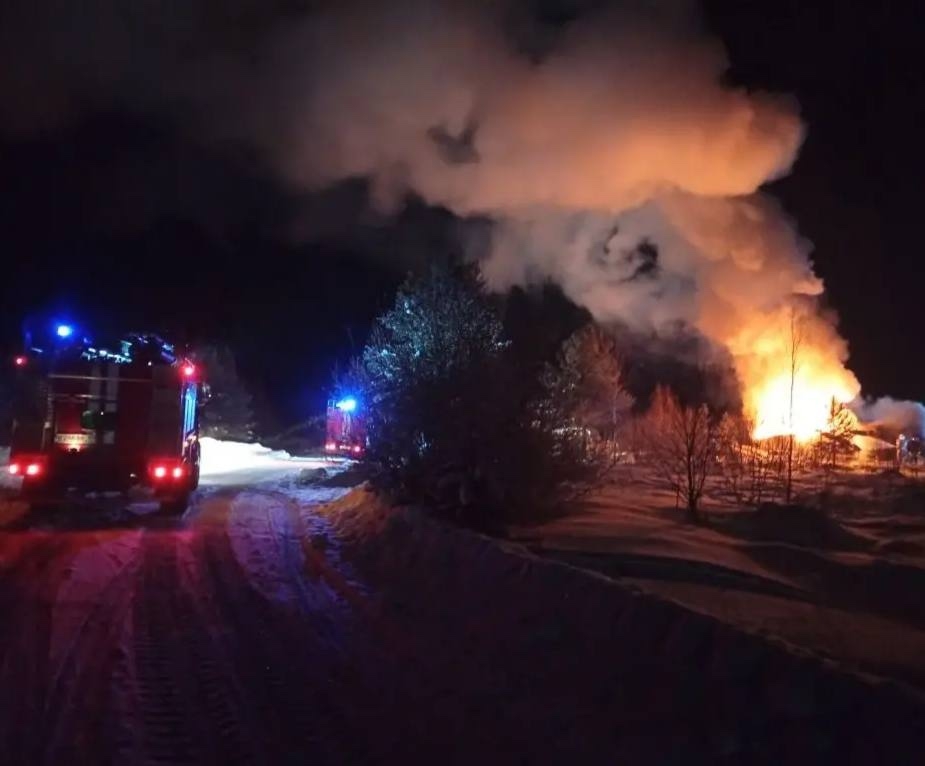 В Карелии сгорел гараж с автомобилем