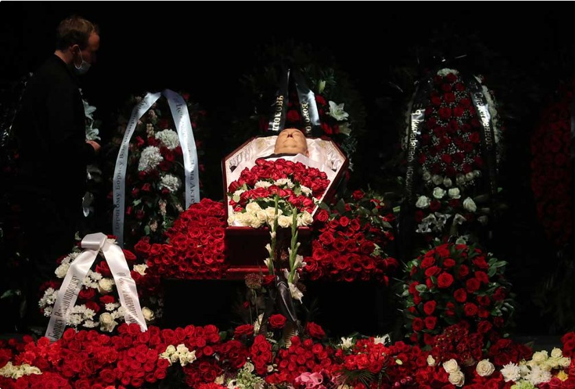 За живых и погибших. Церемония прощания с Борисом Клюевым. Могила Клюева на Троекуровском кладбище.