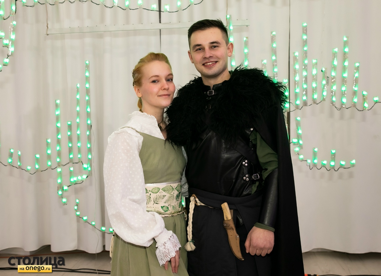 Рождественский бал по мотивам Севера в Петрозаводске удивил образами