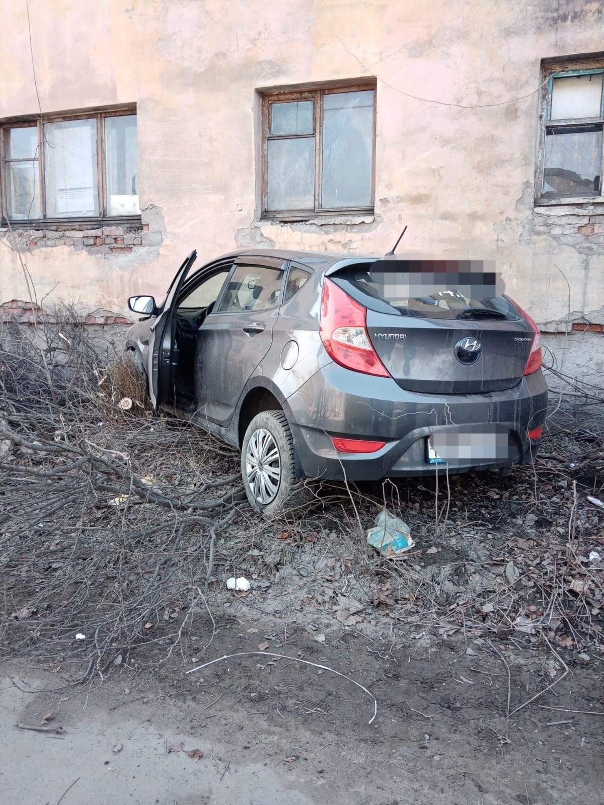 ГИБДД показала, как иномарка въехала в жилой дом в Петрозаводске (ФОТО) |  СТОЛИЦА на Онего