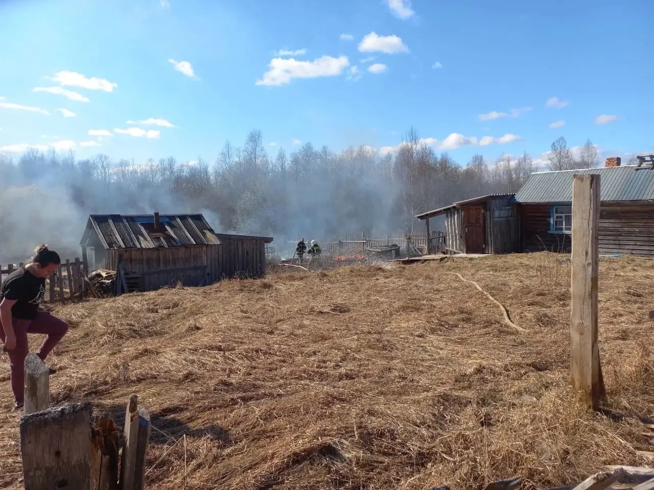 В Карелии пожарные спасли садовый домик и баню от огня на площади 470 м²