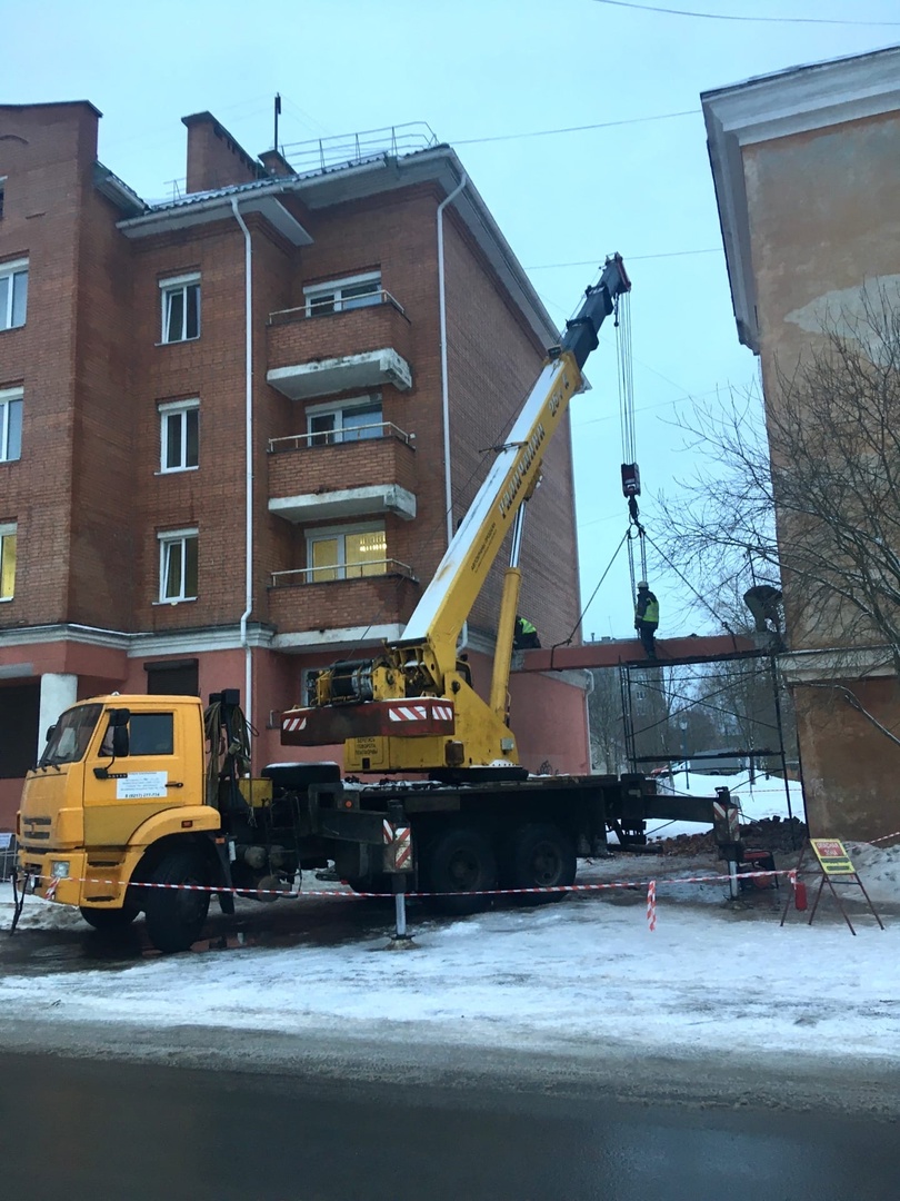 ЦБК и Училище олимпийского резерва в Карелии заставили снести арку,  угрожавшую дому разрушением | СТОЛИЦА на Онего