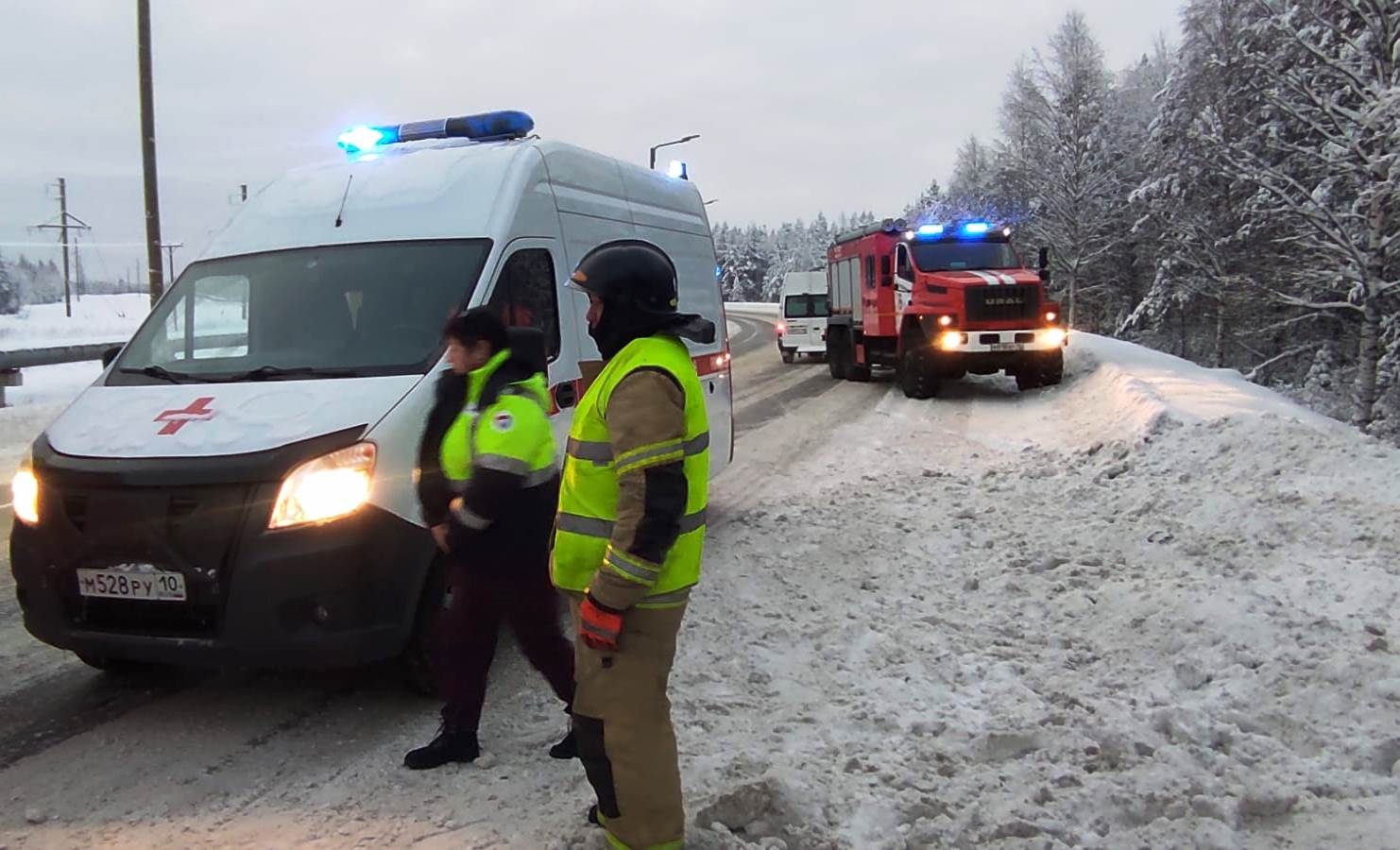 Авто, потеряв колесо, приземлилось на крышу после кульбита в городе  горняков Карелии | СТОЛИЦА на Онего