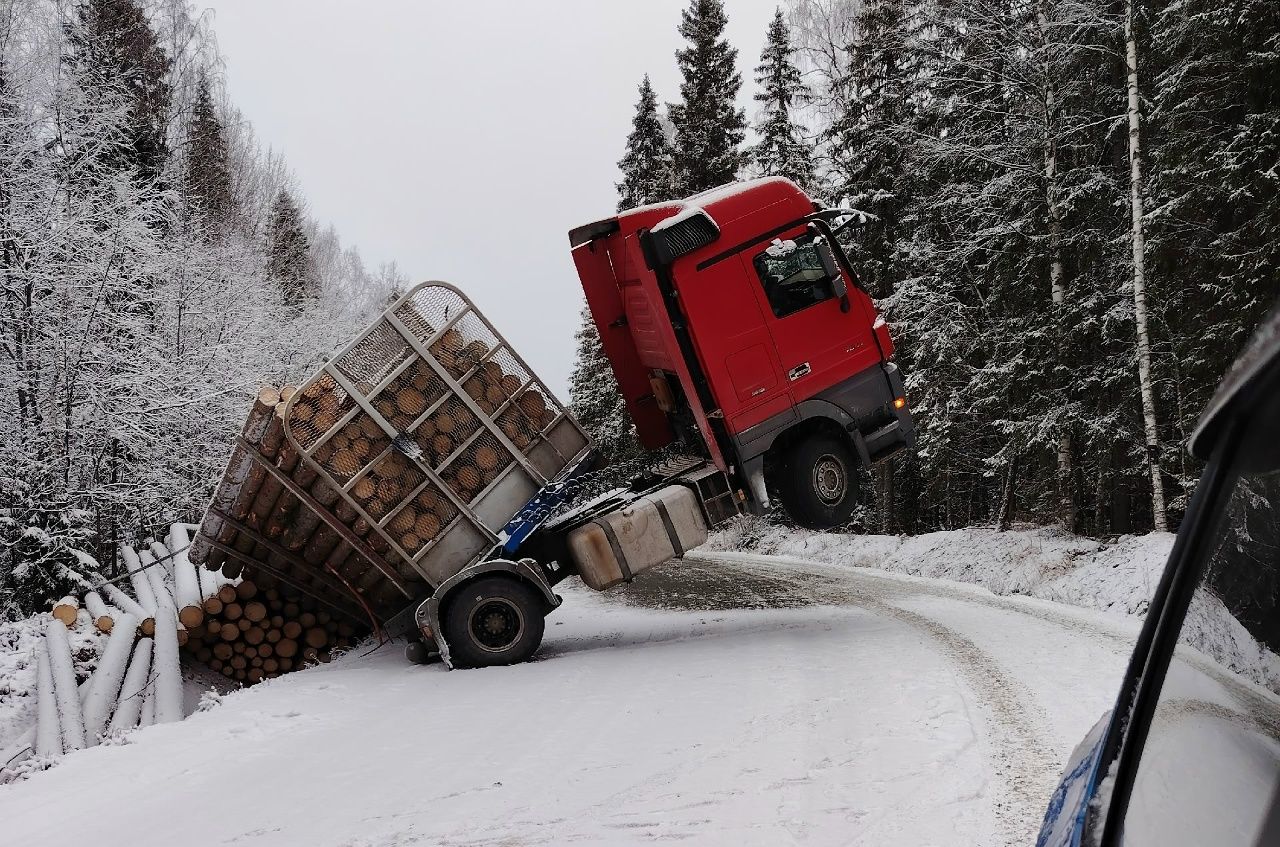 После аварии с лесовозом дорогу Кинелахта-Ведлозеро привели в порядок