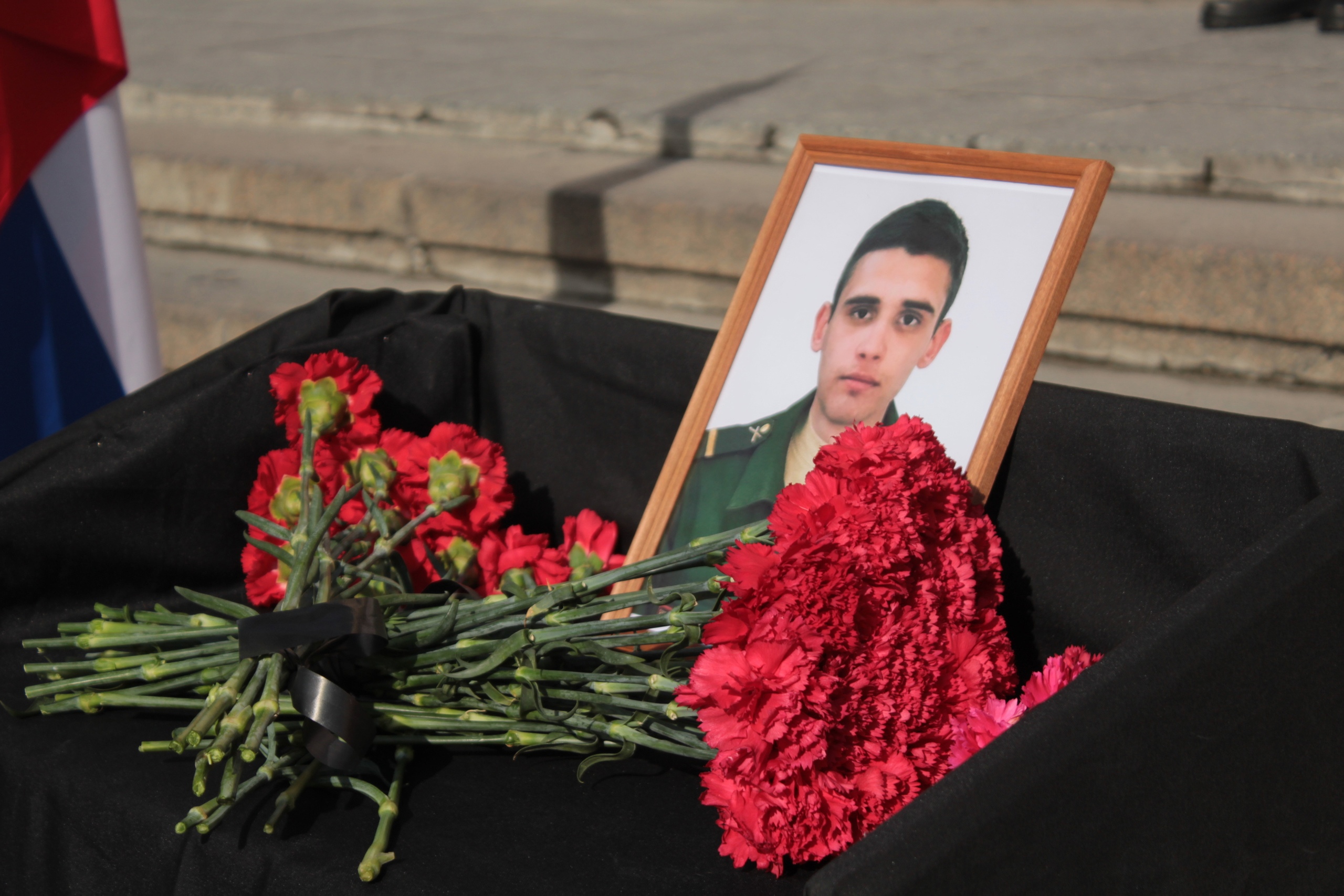 Похоронен в украине. Похороны солдата погибшего на Украине.