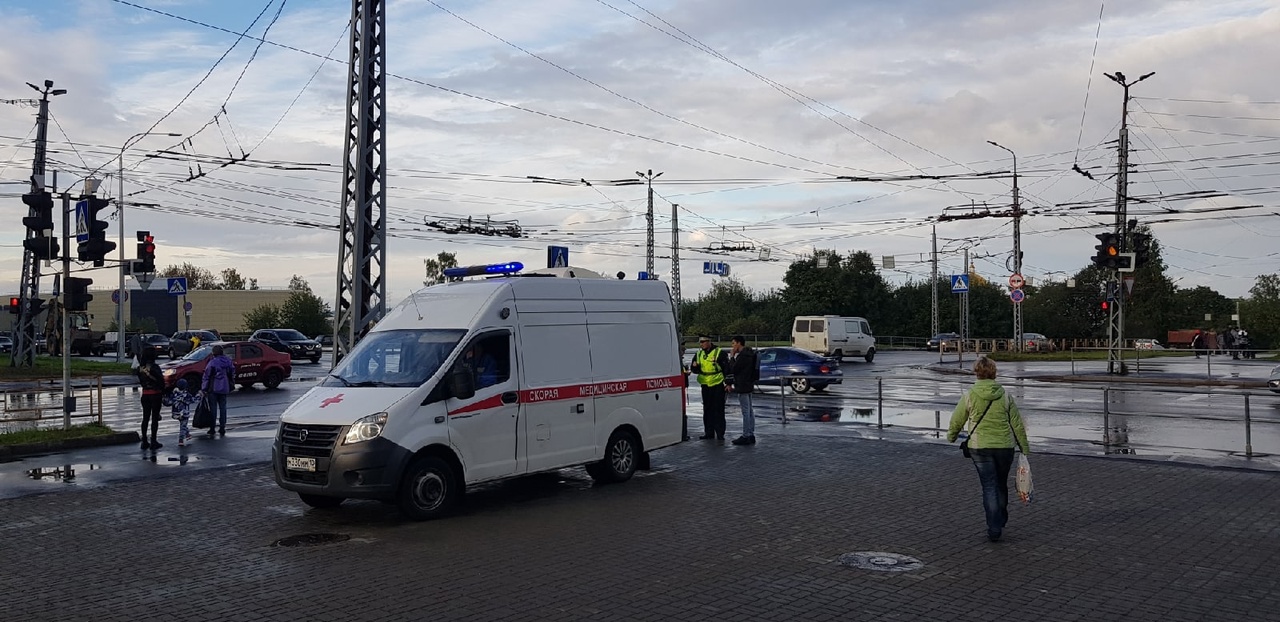 Новости карелии и петрозаводска столица на онего. На проспекте Победы сбили пешехода. Сбили девушку на пешеходном переходе. Полицейский троллейбус.