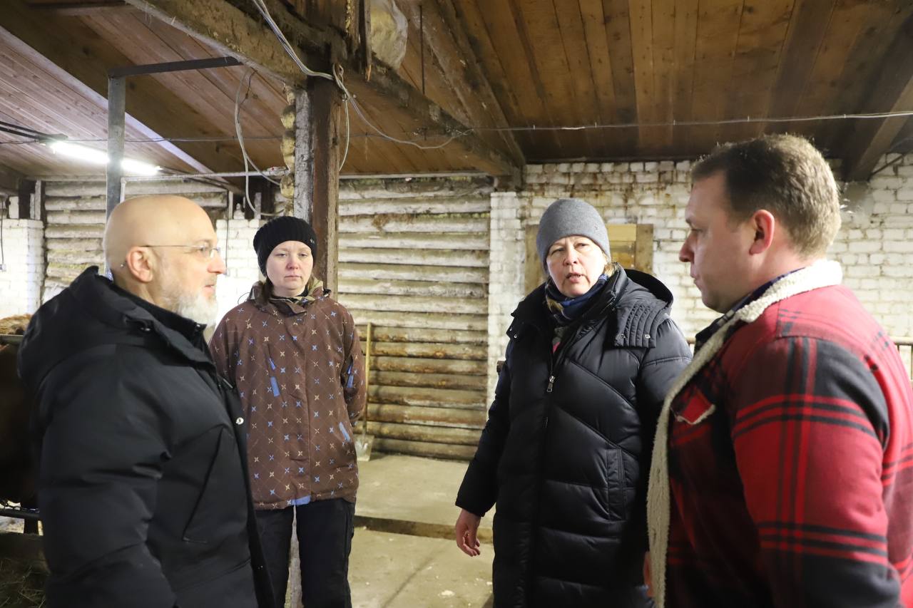 Элиссан Шандалович в Калевале оценил развитие арктической молочной фермы