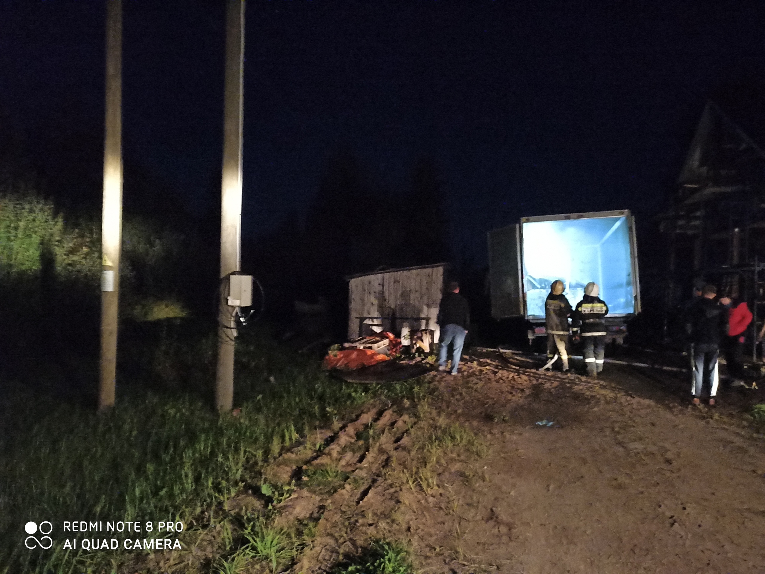 Два автомобиля сгорели в Олонце (ФОТО) | СТОЛИЦА на Онего