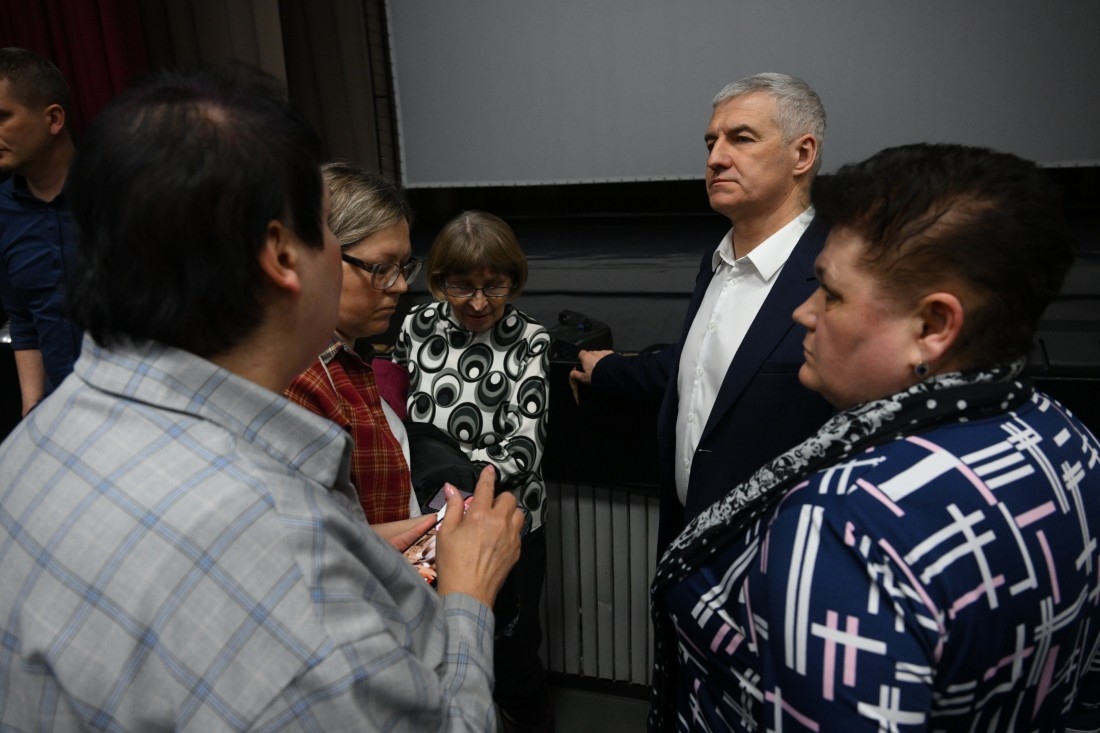 Ремонт дорог, подключение к газу и водоснабжение стали центральными темами на встрече Главы Карелии с жителями Питкярантского округа