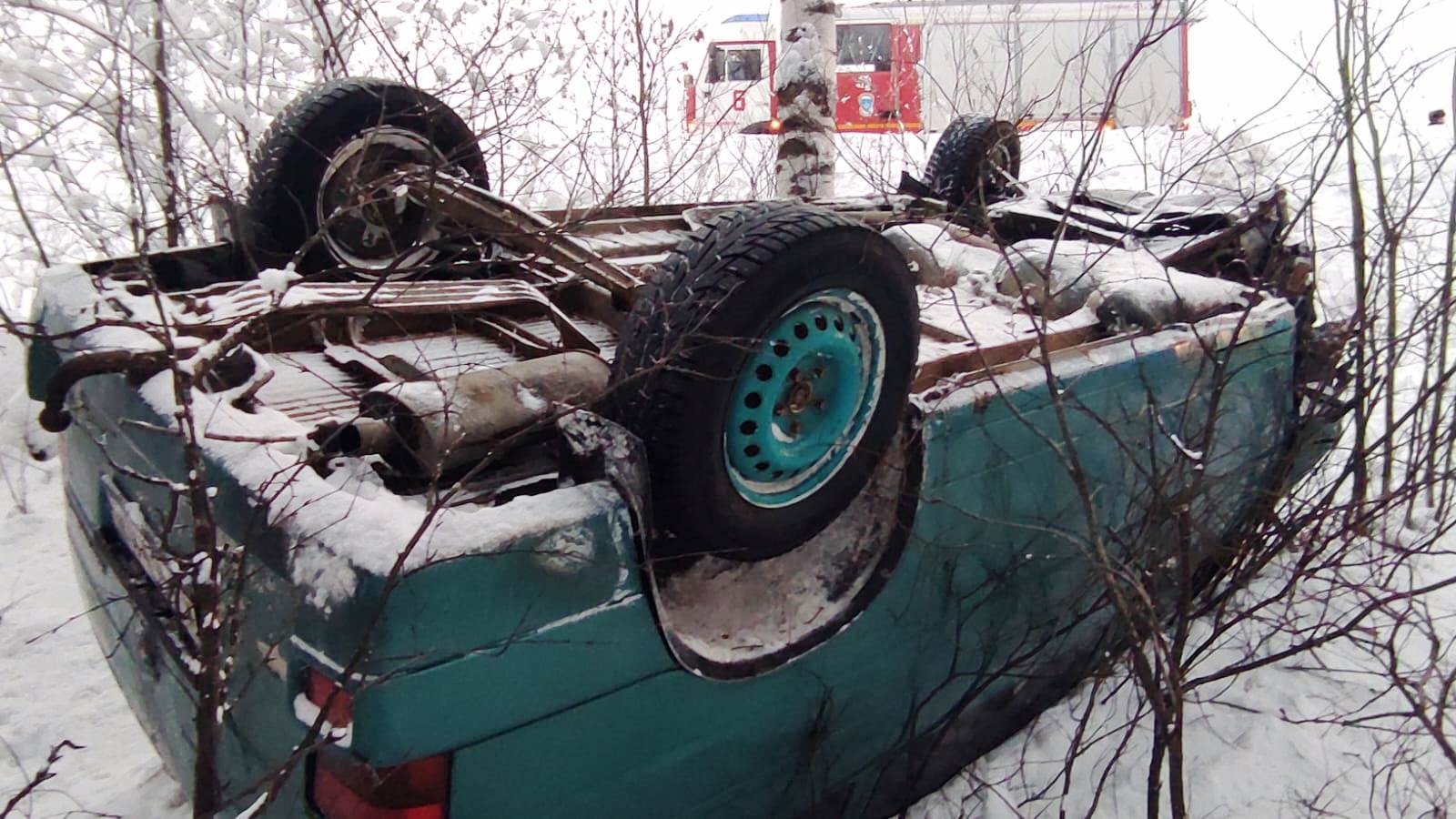 Авто, потеряв колесо, приземлилось на крышу после кульбита в городе  горняков Карелии | 15.12.2023 | Новости Петрозаводска - БезФормата