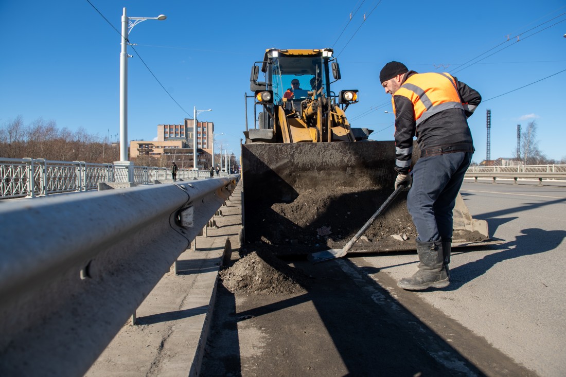На очистку улиц Петрозаводска от смета вывели дополнительные силы